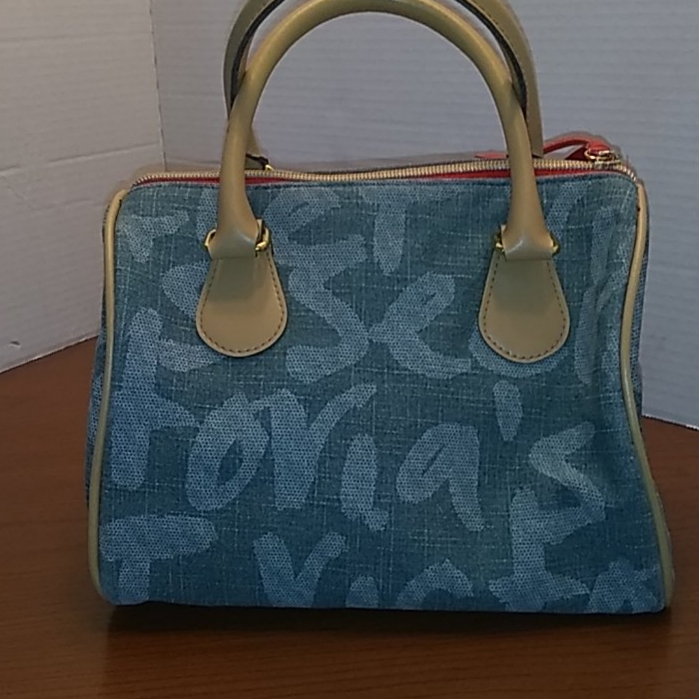 Victoria's Secret hand bag. - Picture 3 of 7